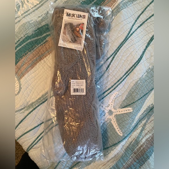 Muk Luks Gray Knit L/XL  NWT - Picture 1 of 4